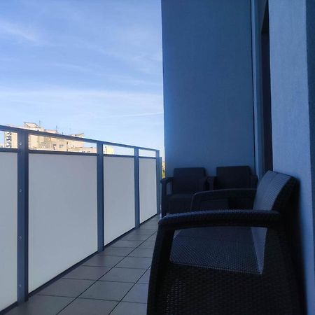 Apartamenty Metro Targowek 27 Warsaw Luaran gambar